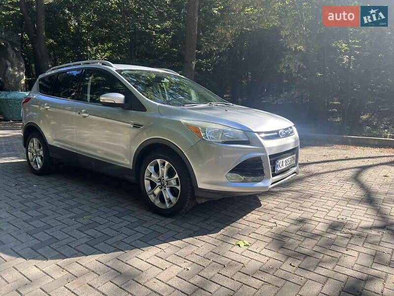 Внедорожник / Кроссовер Ford Escape 2015 в 