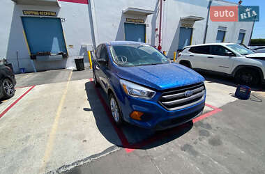 Внедорожник / Кроссовер Ford Escape 2017 в 