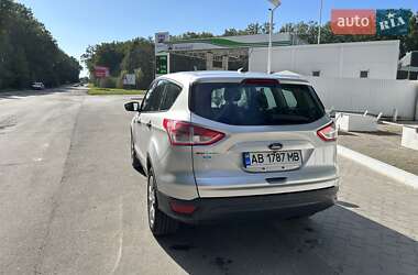 Внедорожник / Кроссовер Ford Escape 2015 в 