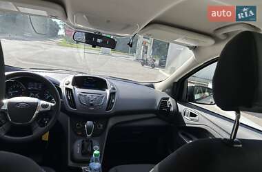 Внедорожник / Кроссовер Ford Escape 2015 в 