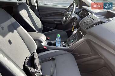 Внедорожник / Кроссовер Ford Escape 2015 в 