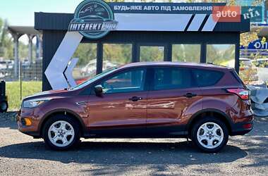 Внедорожник / Кроссовер Ford Escape 2018 в 