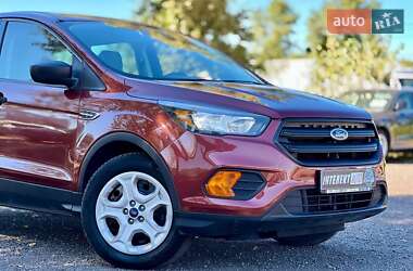 Внедорожник / Кроссовер Ford Escape 2018 в 