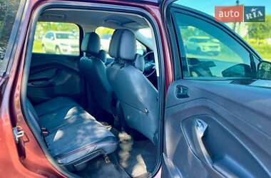 Внедорожник / Кроссовер Ford Escape 2018 в 