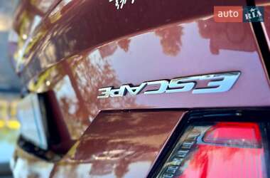 Внедорожник / Кроссовер Ford Escape 2018 в 