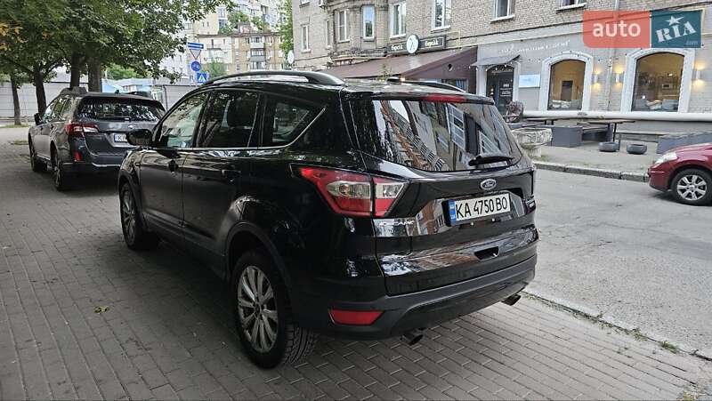 Внедорожник / Кроссовер Ford Escape 2017 в Киеве