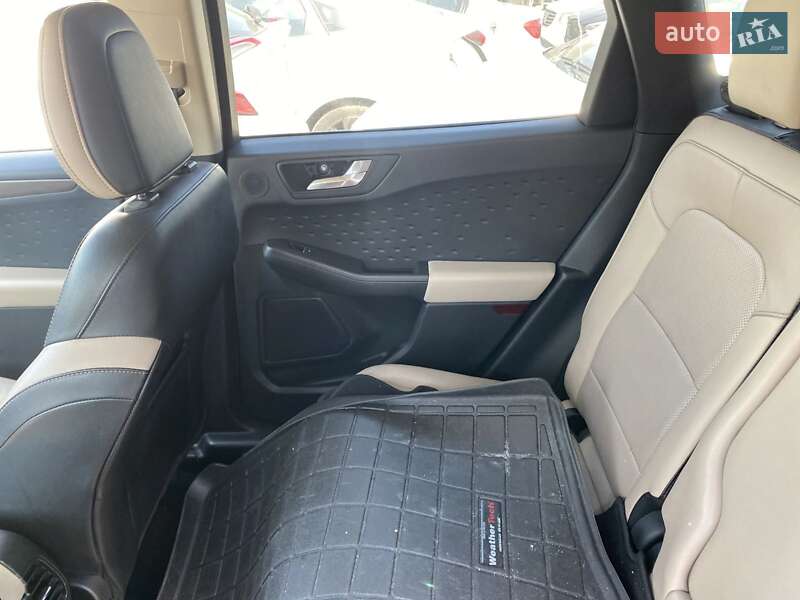 Внедорожник / Кроссовер Ford Escape 2019 в Львове