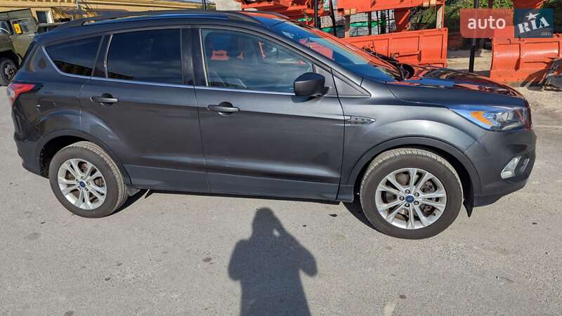 Внедорожник / Кроссовер Ford Escape 2019 в Львове
