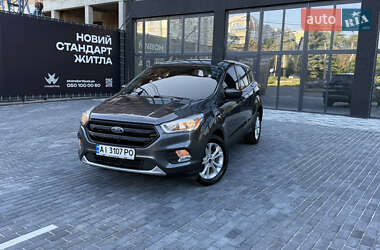 Внедорожник / Кроссовер Ford Escape 2017 в Полтаве