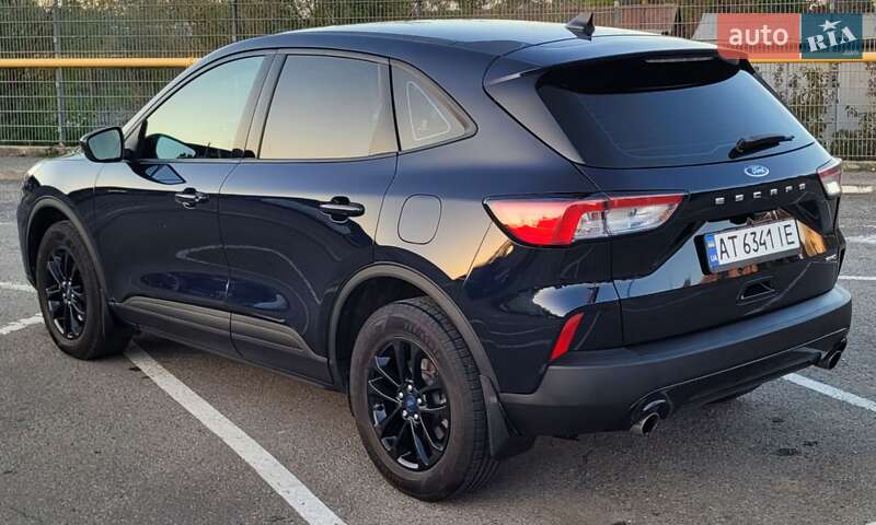 Позашляховик / Кросовер Ford Escape 2021 в Івано-Франківську