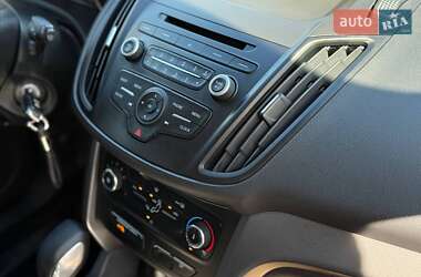 Внедорожник / Кроссовер Ford Escape 2018 в 