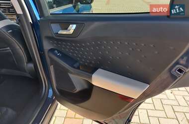 Внедорожник / Кроссовер Ford Escape 2019 в 