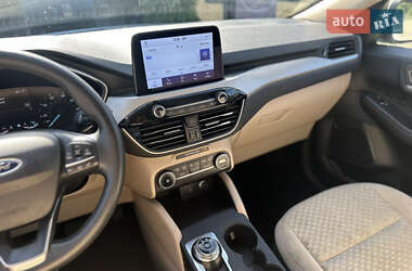 Внедорожник / Кроссовер Ford Escape 2020 в 