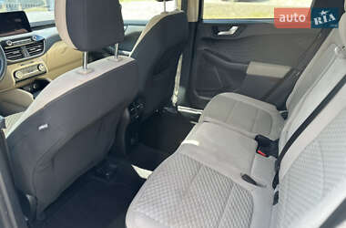 Внедорожник / Кроссовер Ford Escape 2020 в 