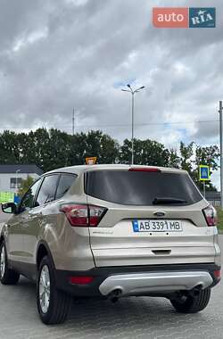 Внедорожник / Кроссовер Ford Escape 2017 в Виннице