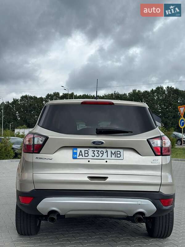 Позашляховик / Кросовер Ford Escape 2017 в Вінниці