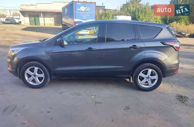 Внедорожник / Кроссовер Ford Escape 2016 в 