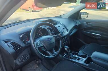 Внедорожник / Кроссовер Ford Escape 2016 в 