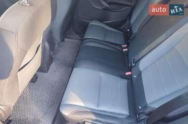 Внедорожник / Кроссовер Ford Escape 2016 в 