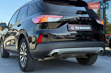 Внедорожник / Кроссовер Ford Escape 2020 в 