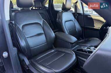 Внедорожник / Кроссовер Ford Escape 2020 в 