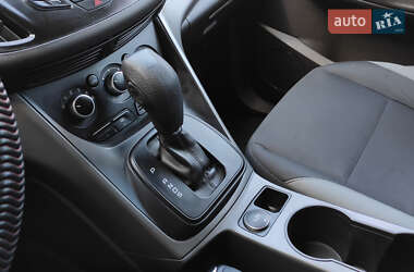 Внедорожник / Кроссовер Ford Escape 2014 в 