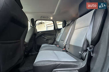 Внедорожник / Кроссовер Ford Escape 2018 в 