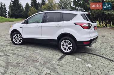 Внедорожник / Кроссовер Ford Escape 2018 в 