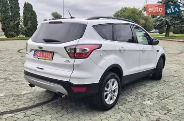 Внедорожник / Кроссовер Ford Escape 2018 в 