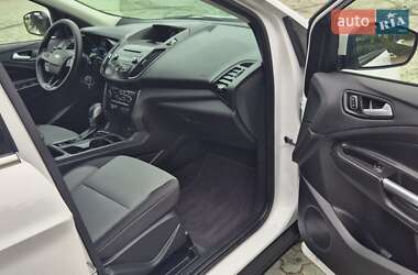 Внедорожник / Кроссовер Ford Escape 2018 в 