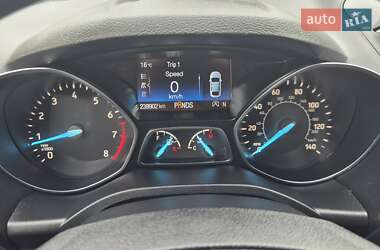 Внедорожник / Кроссовер Ford Escape 2018 в 
