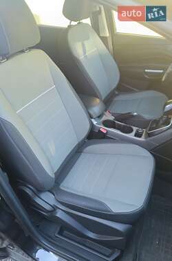 Внедорожник / Кроссовер Ford Escape 2013 в 