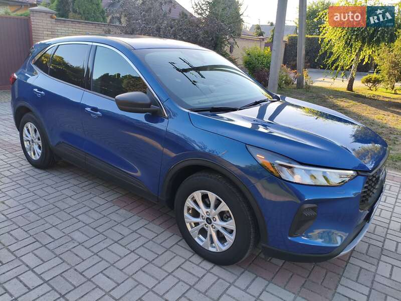 Внедорожник / Кроссовер Ford Escape 2023 в Запорожье