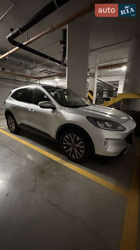 Внедорожник / Кроссовер Ford Escape 2020 в Киеве