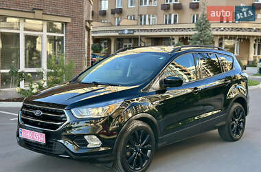 Внедорожник / Кроссовер Ford Escape 2017 в 