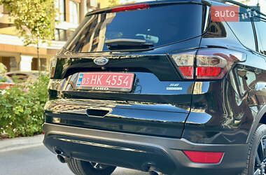 Внедорожник / Кроссовер Ford Escape 2017 в 