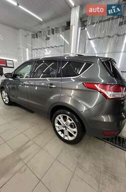 Внедорожник / Кроссовер Ford Escape 2015 в 