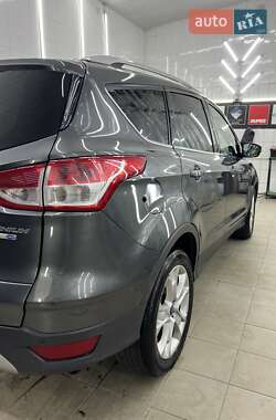 Внедорожник / Кроссовер Ford Escape 2015 в 