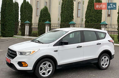 Внедорожник / Кроссовер Ford Escape 2018 в 