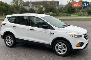 Внедорожник / Кроссовер Ford Escape 2018 в 