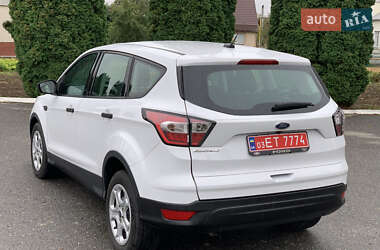 Внедорожник / Кроссовер Ford Escape 2018 в 