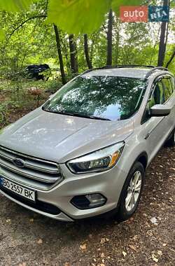 Внедорожник / Кроссовер Ford Escape 2017 в 