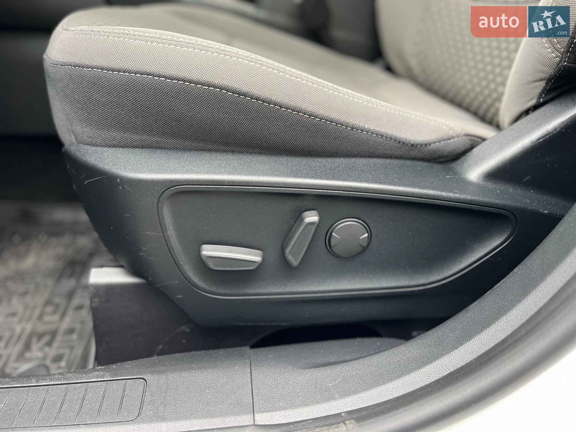 2020 Ford Escape - мініатюра 12
