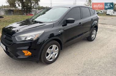 Внедорожник / Кроссовер Ford Escape 2017 в 