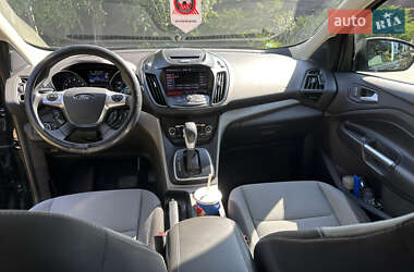 Внедорожник / Кроссовер Ford Escape 2012 в 