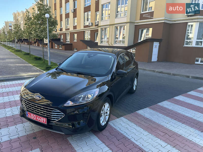 Внедорожник / Кроссовер Ford Escape 2021 в 