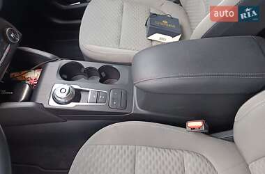 Внедорожник / Кроссовер Ford Escape 2020 в 