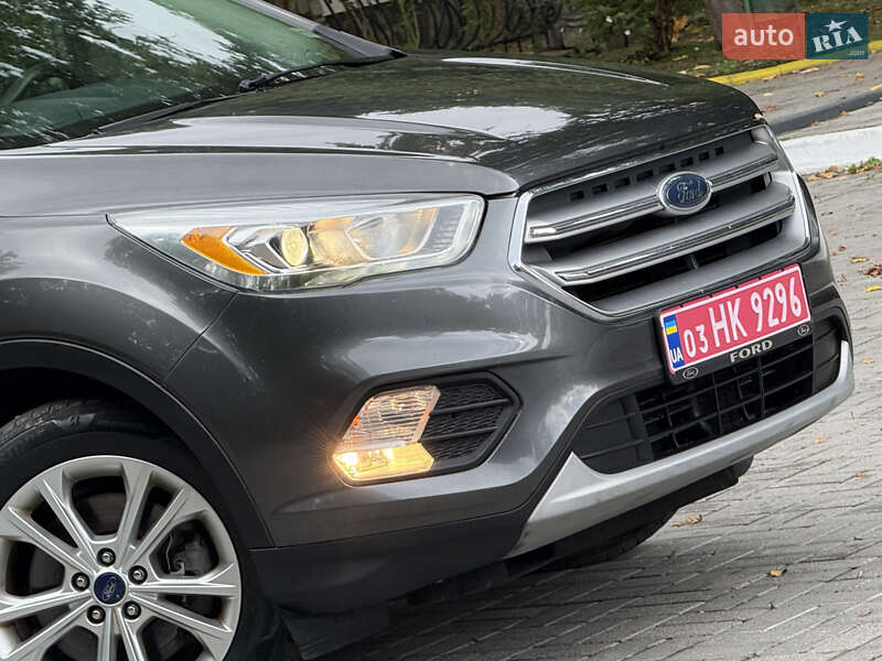 Внедорожник / Кроссовер Ford Escape 2016 в Дрогобыче