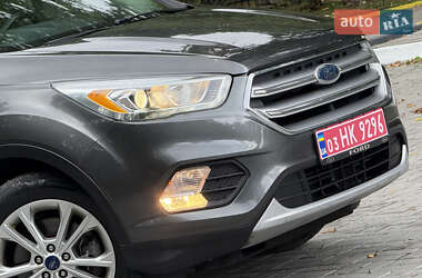 Внедорожник / Кроссовер Ford Escape 2016 в 