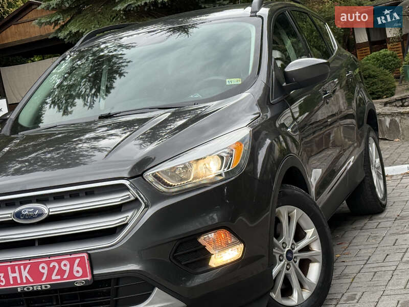 Внедорожник / Кроссовер Ford Escape 2016 в Дрогобыче